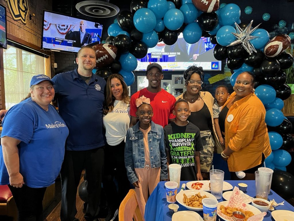 Carolina-Ale-House-and-Make-a-Wish-Foundation-Lesias-and-Family