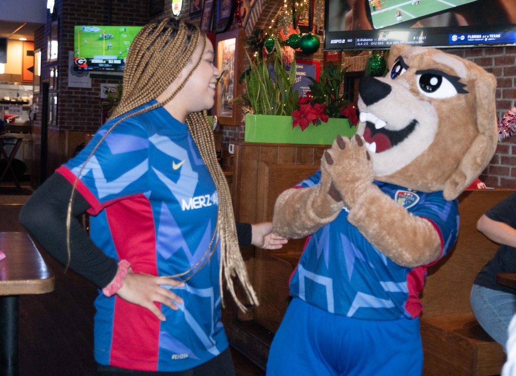 Fan-and-Roary-Mascot-at-NC-Courage-Watch-Party-at-Carolina-Ale-House