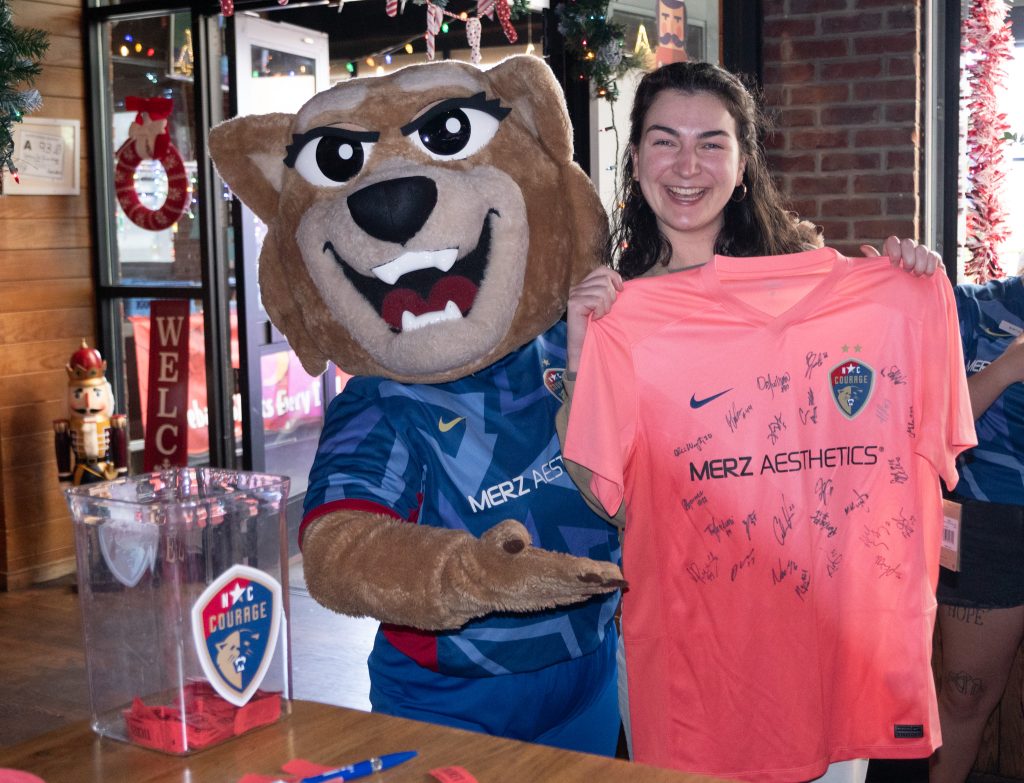 Fan-Winner-and-Roary-Mascot-at-NC-Courage-Watch-Party-at-Carolina-Ale-House